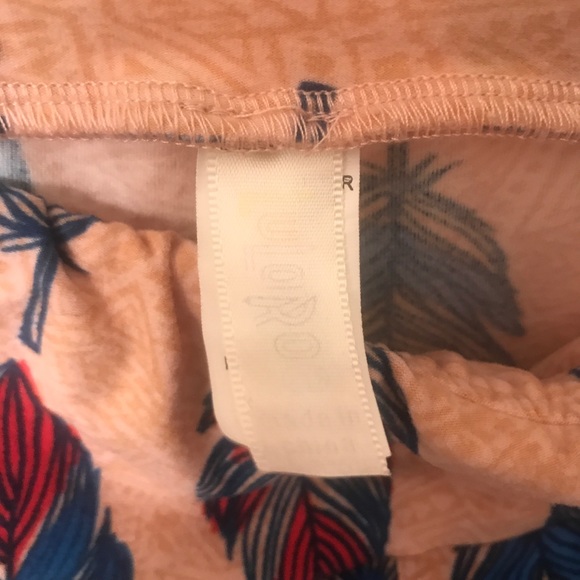 LuLaRoe Leggings Feather Print One Size - Picture 5 of 6